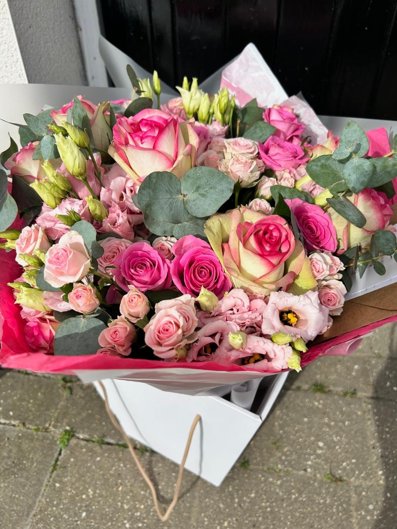 Rose Garden Grand Bouquet.