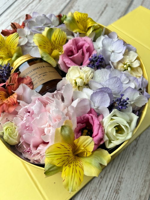 Flower & Candle Gift Box