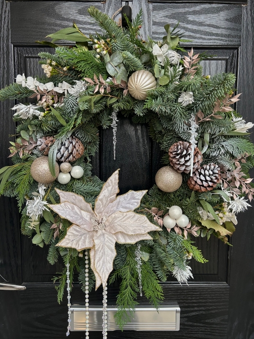 Frosted White Wreath.