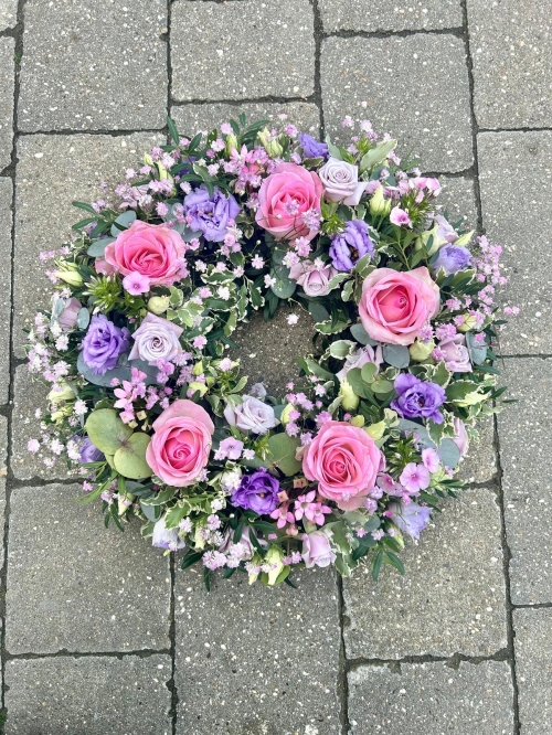 Loose Wreath.