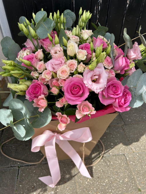 Rose Garden Grand Bouquet.