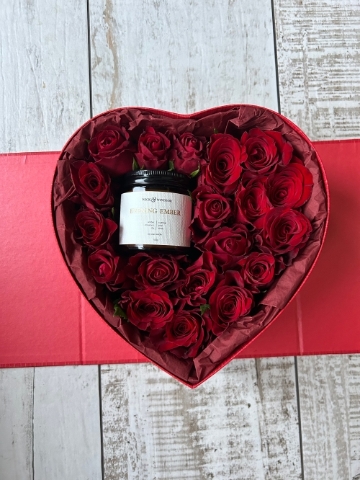 Amour Red Roses & Candle Gift Box