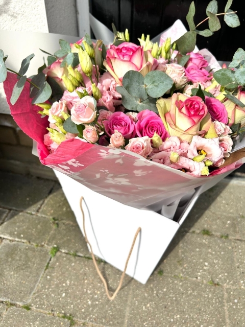Rose Garden Grand Bouquet.