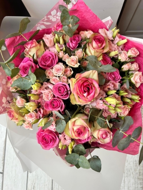 Rose Garden Grand Bouquet.