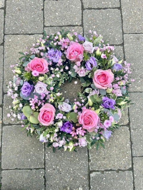 Loose Wreath.