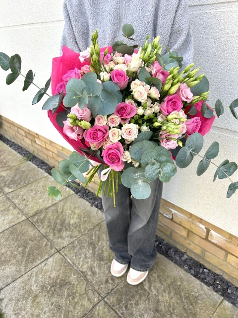 Rose Garden Grand Bouquet.